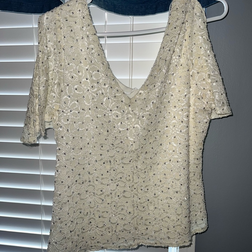 Metaphor size Large dressy top